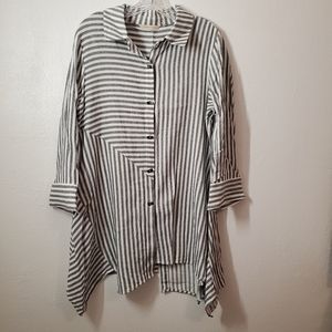 Soft surroundings,  button up Tunic. Size Med.
